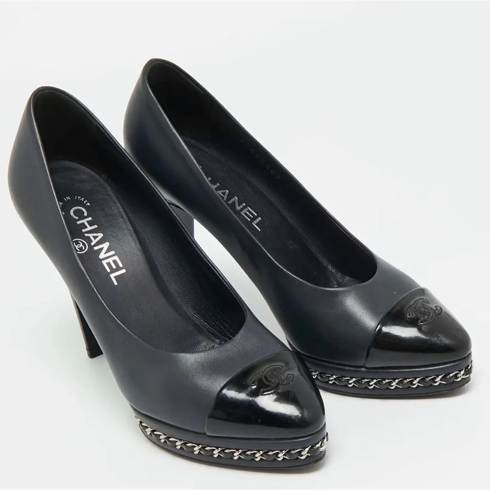 CHANEL Cap Toe Interlocking CC Chain-Trim Platform Pumps - Black Leather size 40
